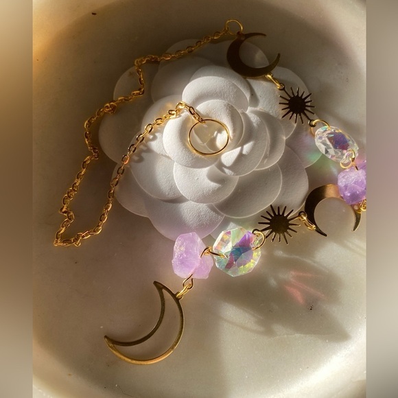 Gorgeous amethyst and Aurora Borealis style crystals gold tone Dreamcatcher - Picture 1 of 5